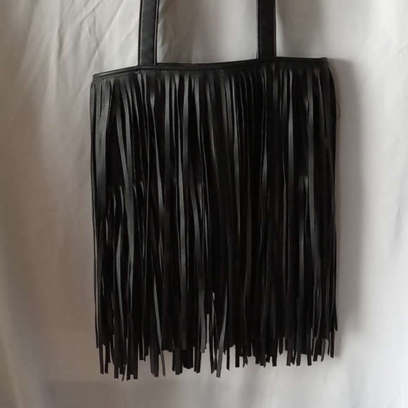 Black fringed purse - Picture 1 of 4